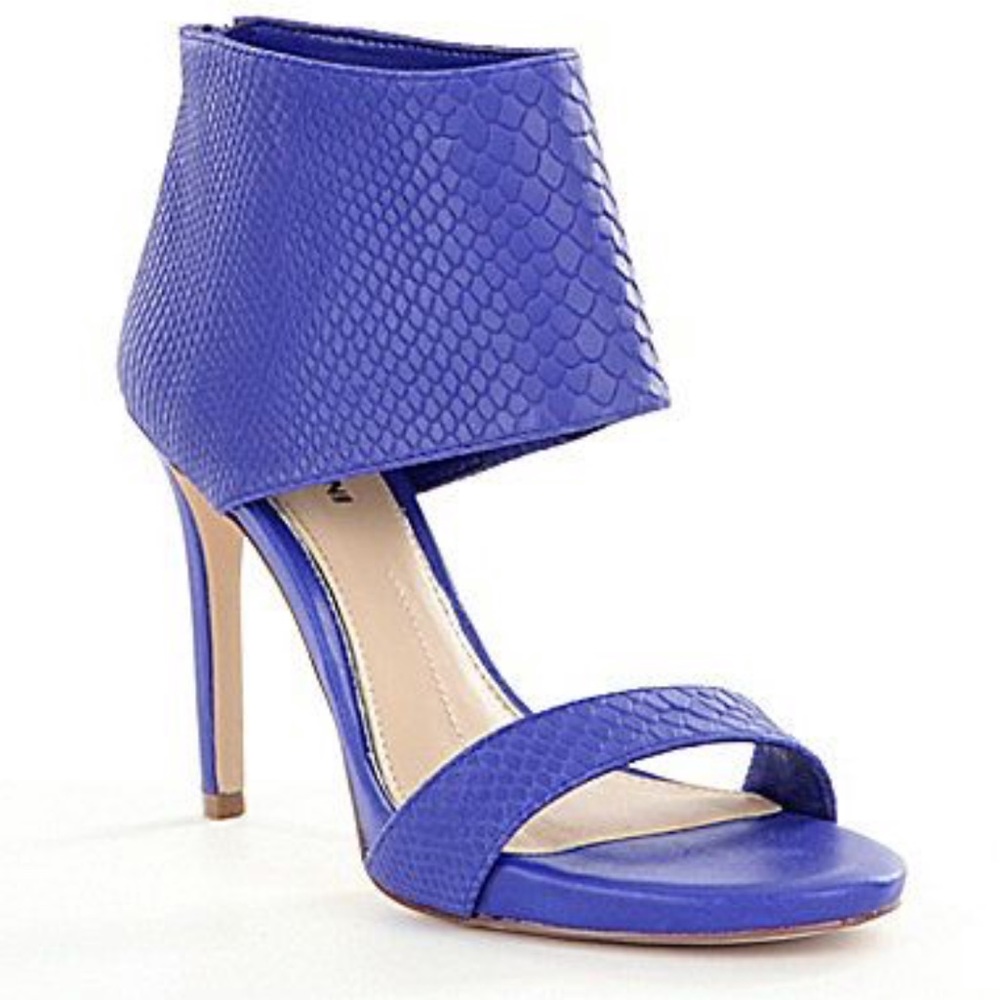 *Shoe special* Gianni Bini Blue Ankle Wrap Heels